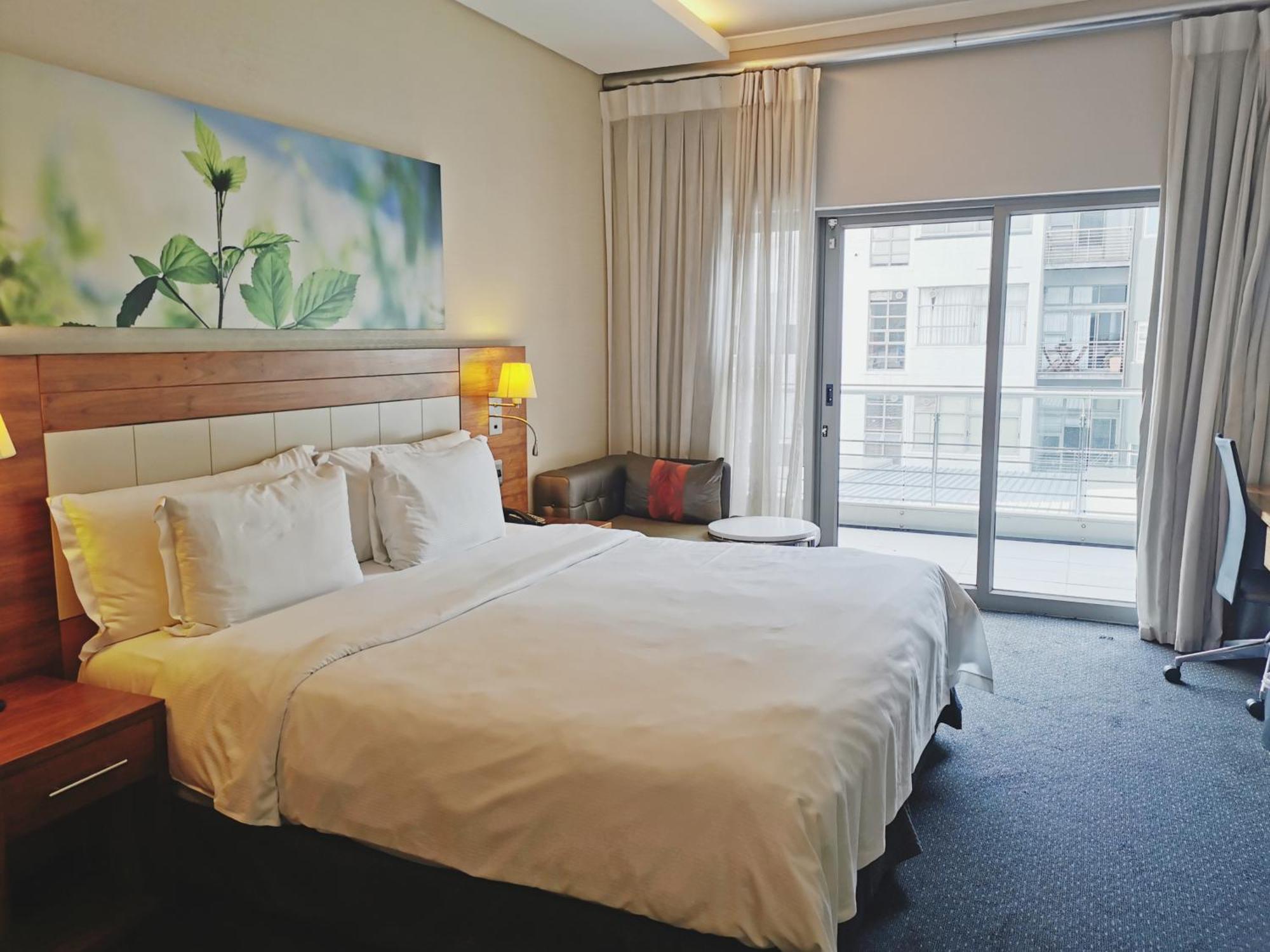 Отель Doubletree By Hilton Cape Town Upper Eastside Экстерьер фото