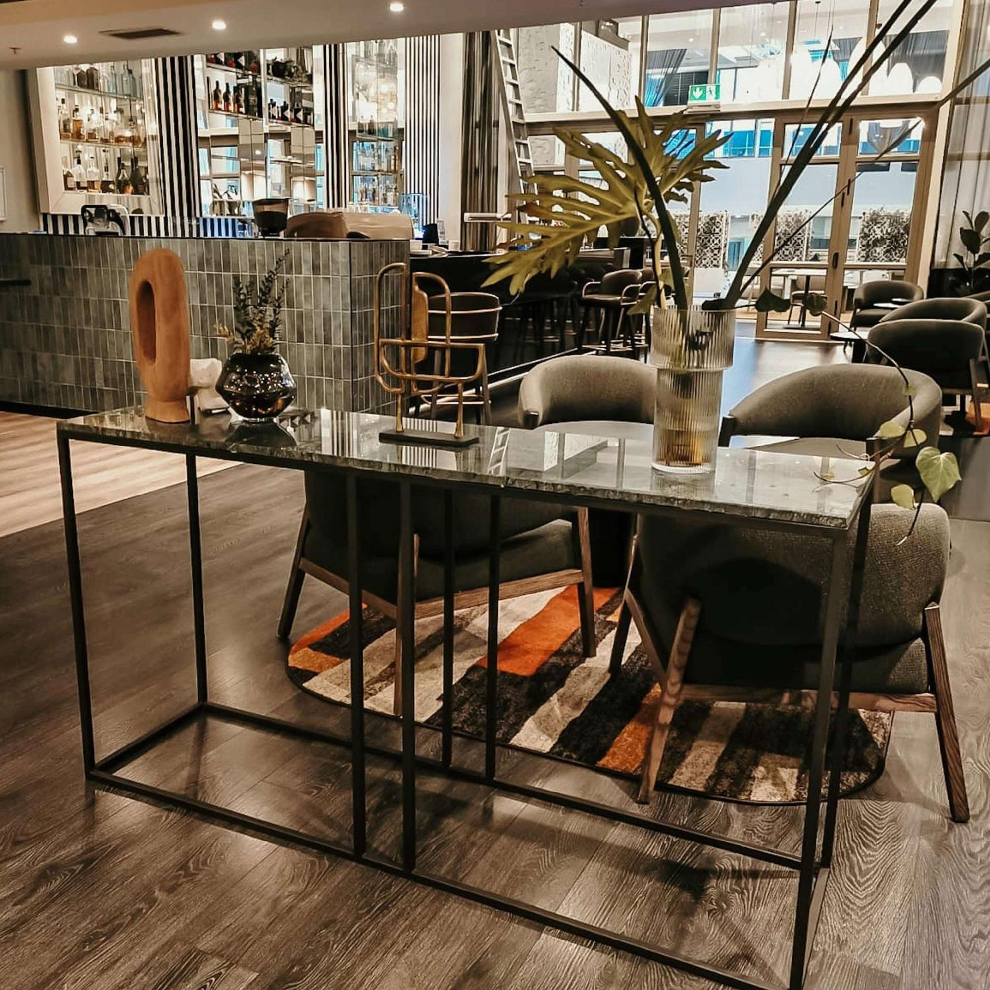 Отель Doubletree By Hilton Cape Town Upper Eastside Экстерьер фото