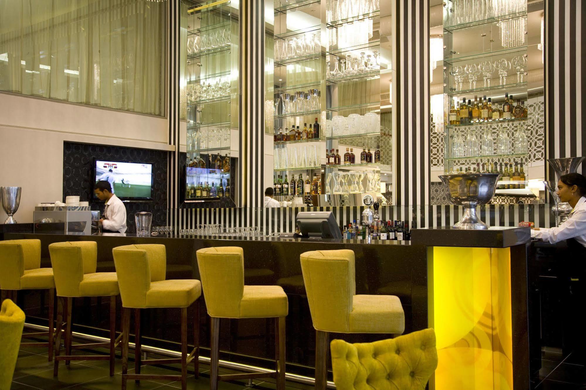 Отель Doubletree By Hilton Cape Town Upper Eastside Экстерьер фото