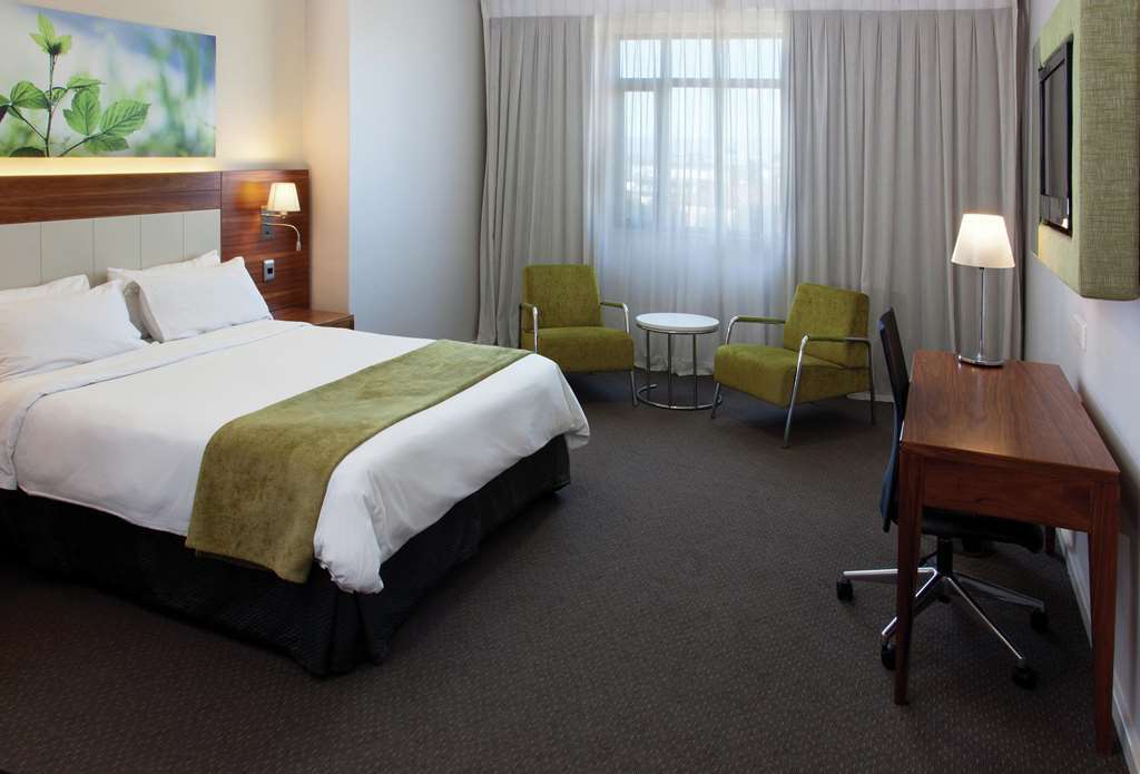 Отель Doubletree By Hilton Cape Town Upper Eastside Номер фото